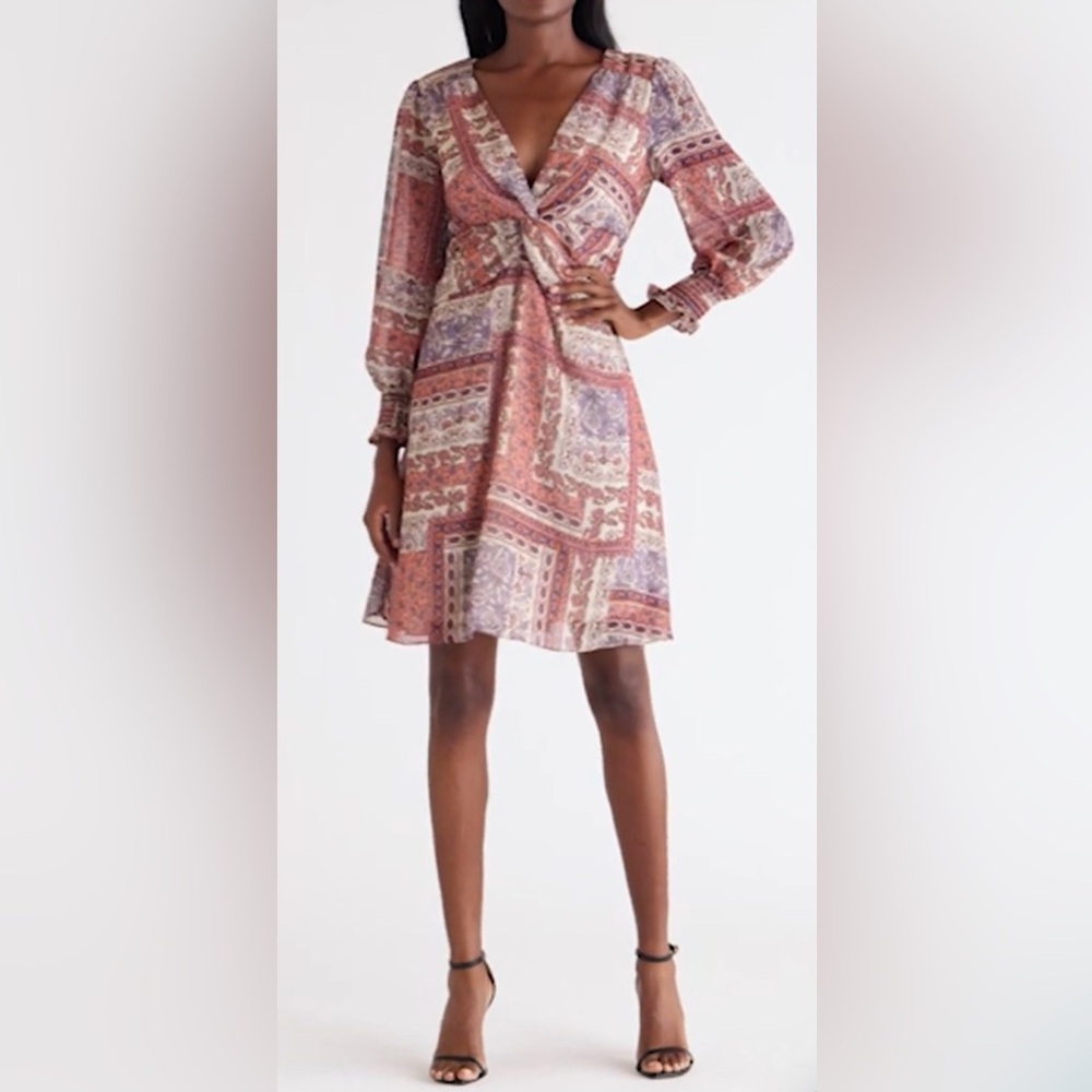 CUTE! Patchwork Print Long Sleeve Minidress
Julia Jordan